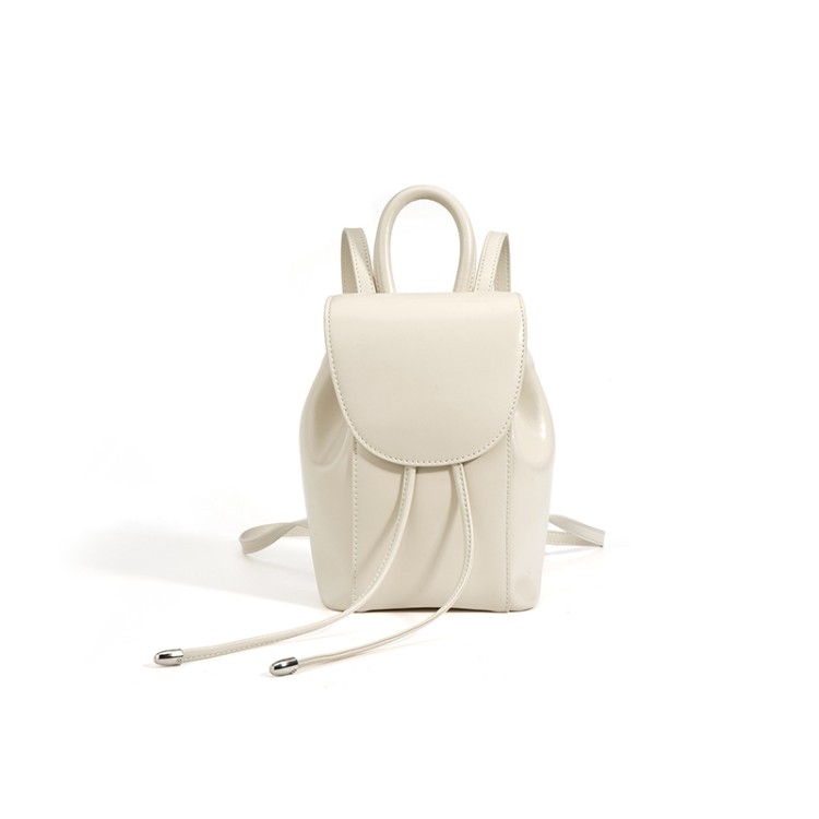 Fashionable and versatile leather backpack