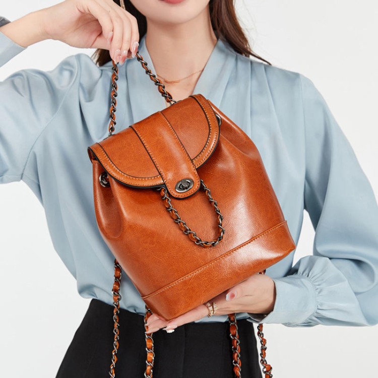 Elegant high-end chain clamshell backpack