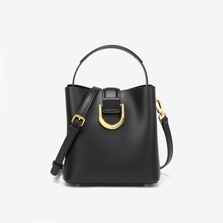 Luxurious lightweight soft leather handbag