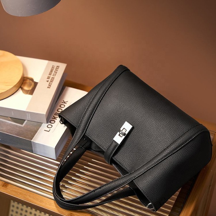 Fashion simple buckle leather handbag