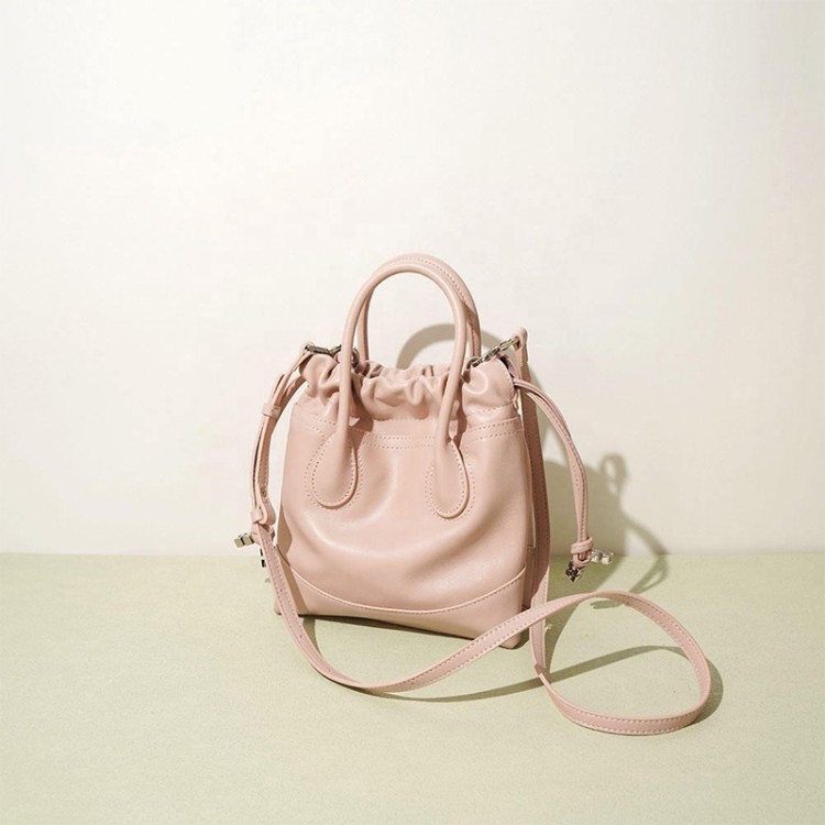 Fashionable simple pleated women's handbag