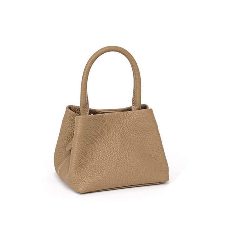 Women's leather handbag in pebbled design