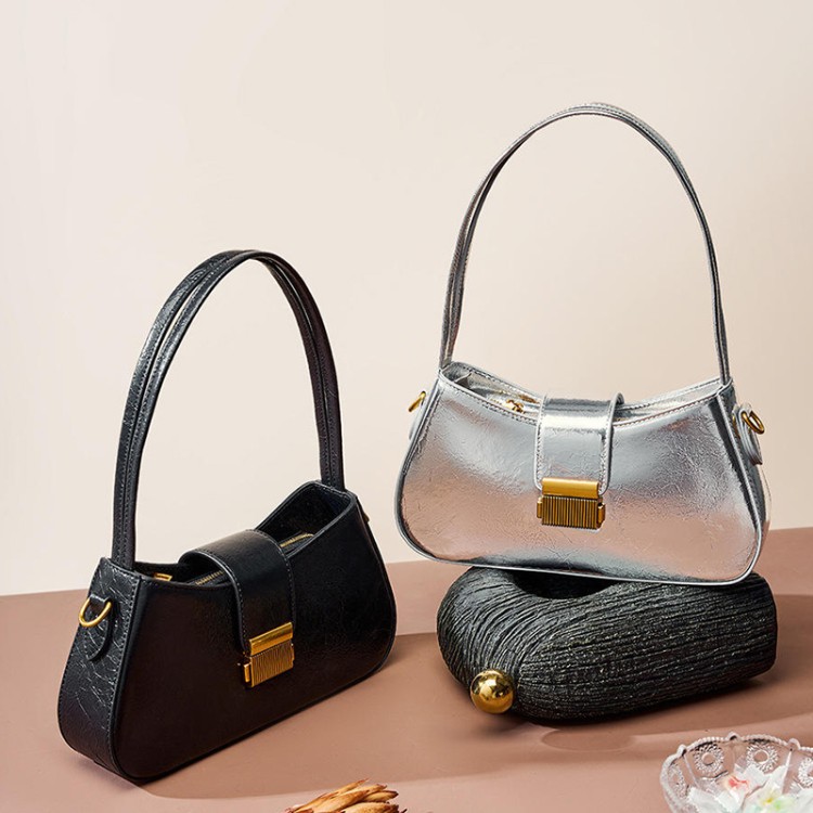 Exquisite and elegant leather women's handbag