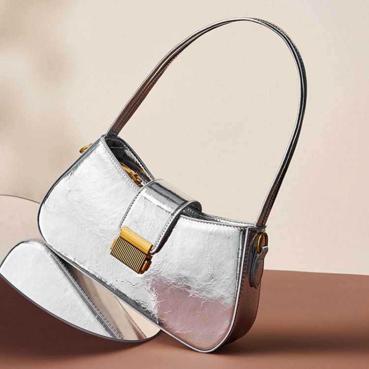 Exquisite and elegant leather women's handbag