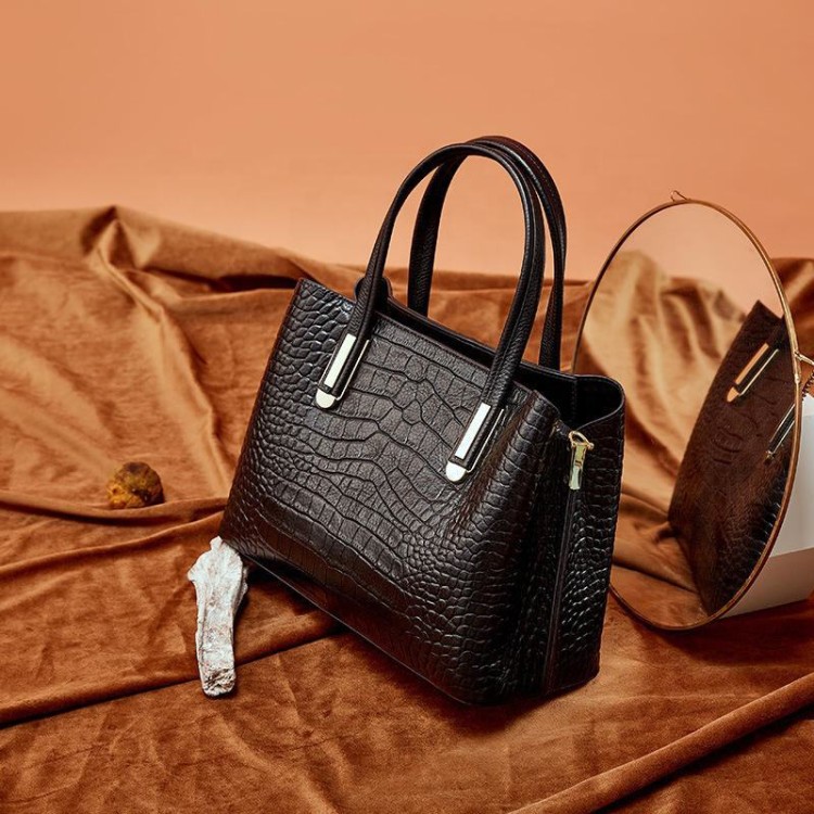 Luxurious crocodile pattern leather women's casual bag