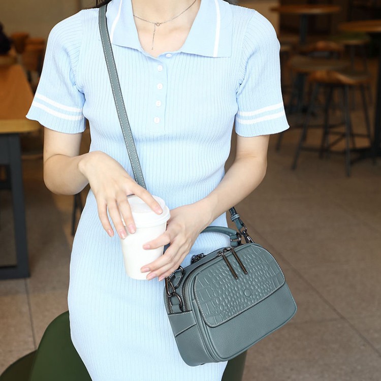 Elegant crocodile pattern women's casual bag