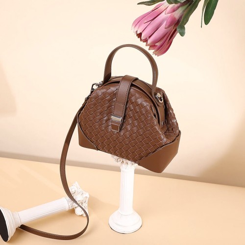 Luxurious braided leather women's shoulder bag
