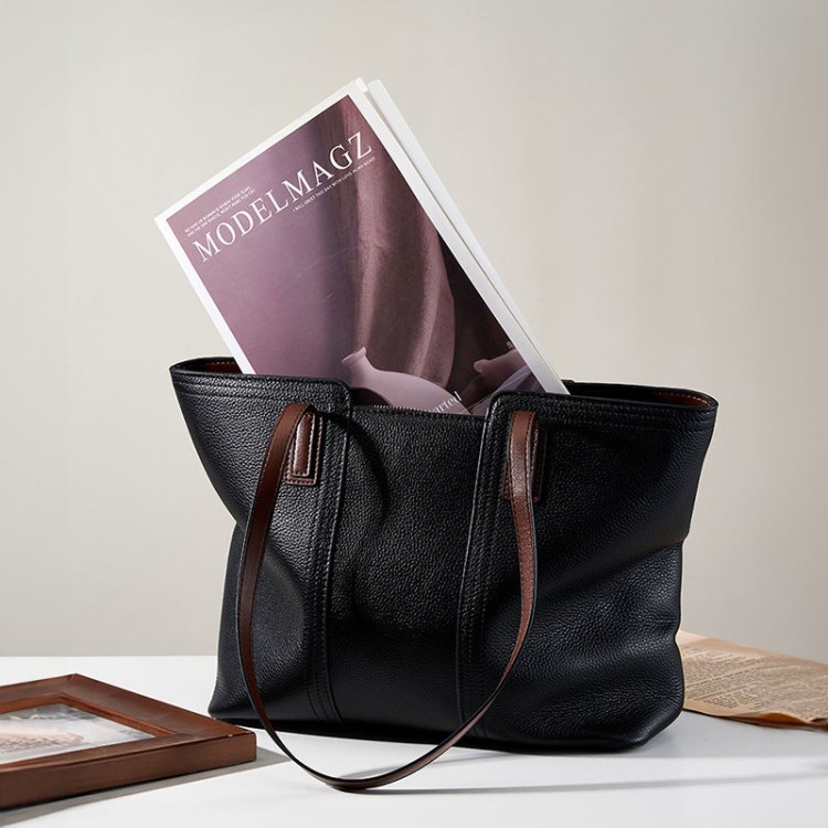 Classic elegant large capacity women's shoulder bag