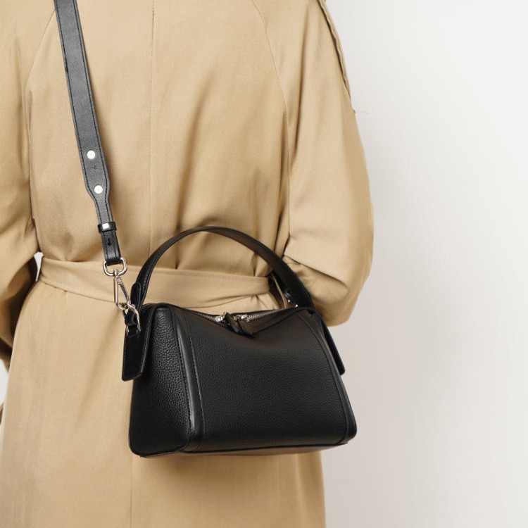 Fashion pillow leather women's shoulder bag